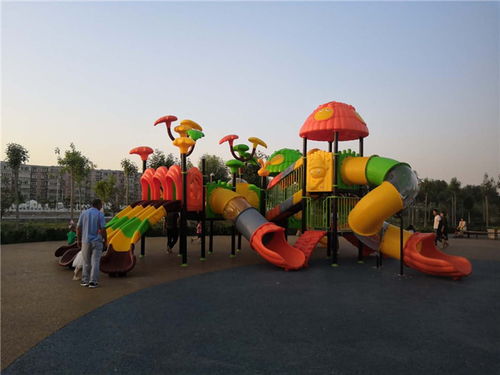 恒华儿童用品 打造幼儿园滑梯的专业与安全